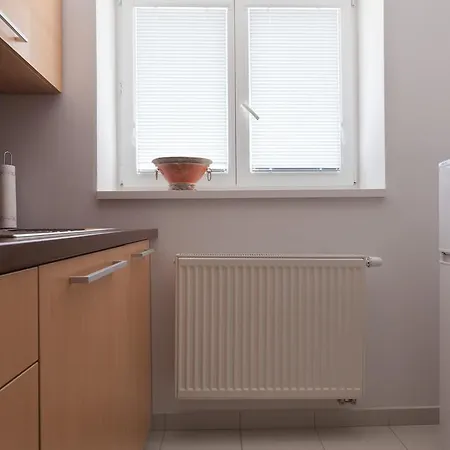 Zoerentals Zlatovska *