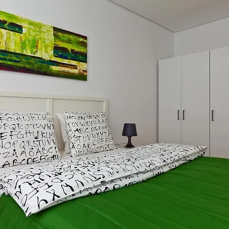 Zoerentals Zlatovska 아파트 *